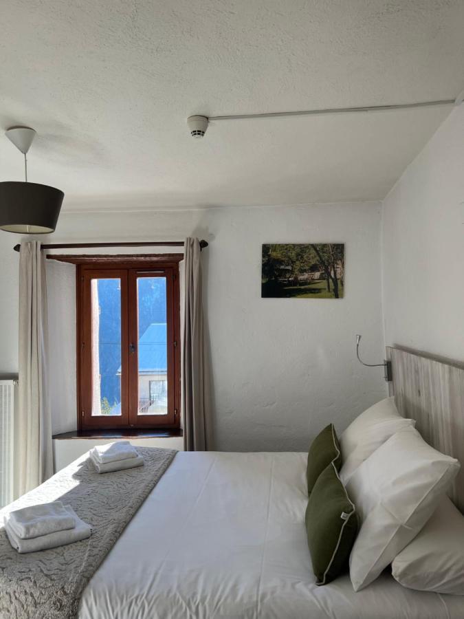 Le Prieure Hotel Uvernet-Fours Kültér fotó
