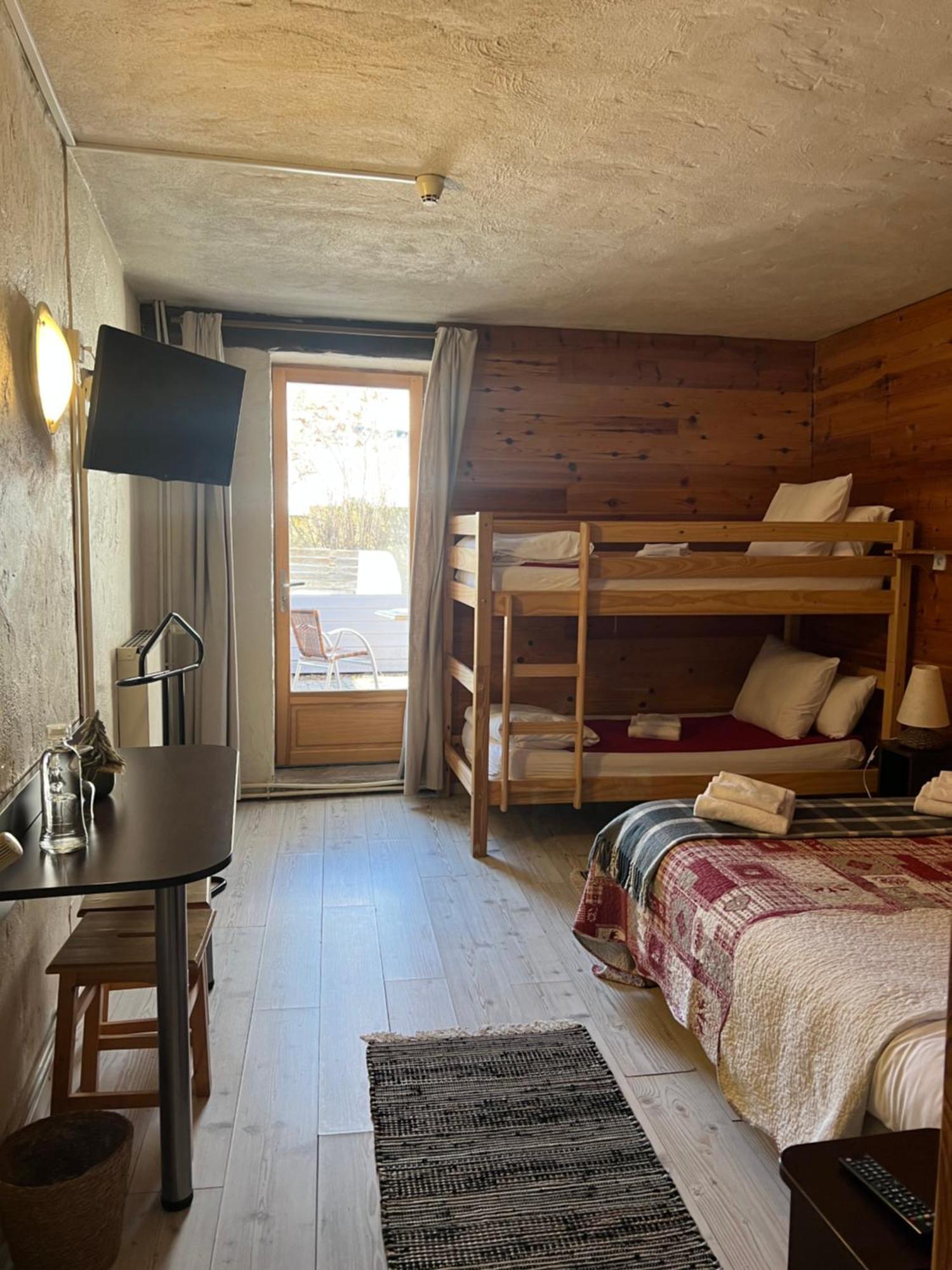 Le Prieure Hotel Uvernet-Fours Kültér fotó