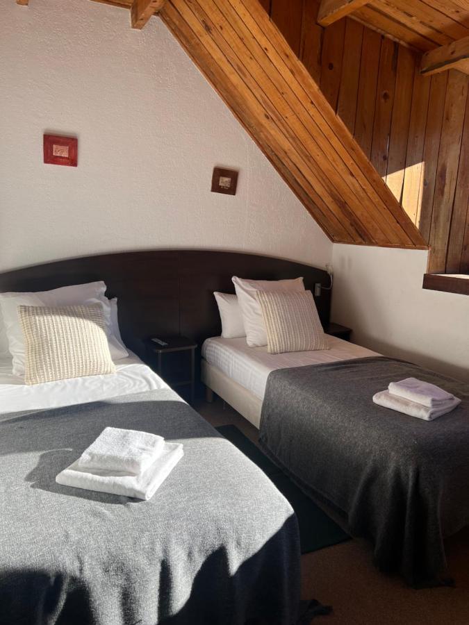 Le Prieure Hotel Uvernet-Fours Kültér fotó
