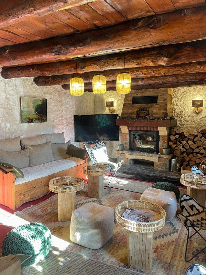 Le Prieure Hotel Uvernet-Fours Kültér fotó